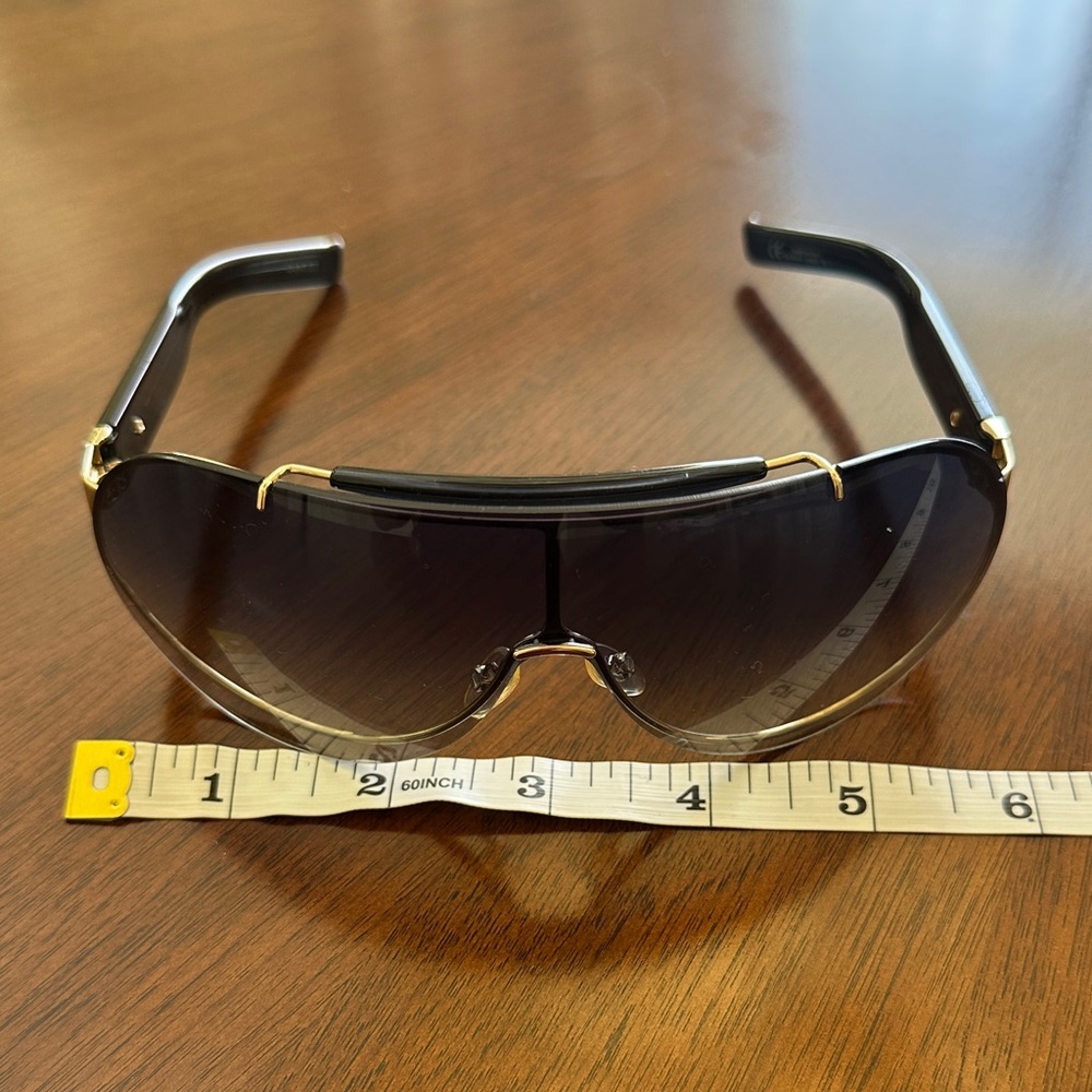 Gucci Gold Frame Shield Sunglasses – Gradient Lens, Oversized Designer Shades - Picture 6 of 16